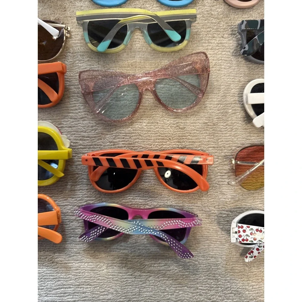 Kids Sunglasses lot of 21-Funny shapes & Styles-Kids parties-Reunions-Fast Ship
